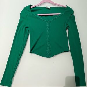 really cute green lace long sleeve cami